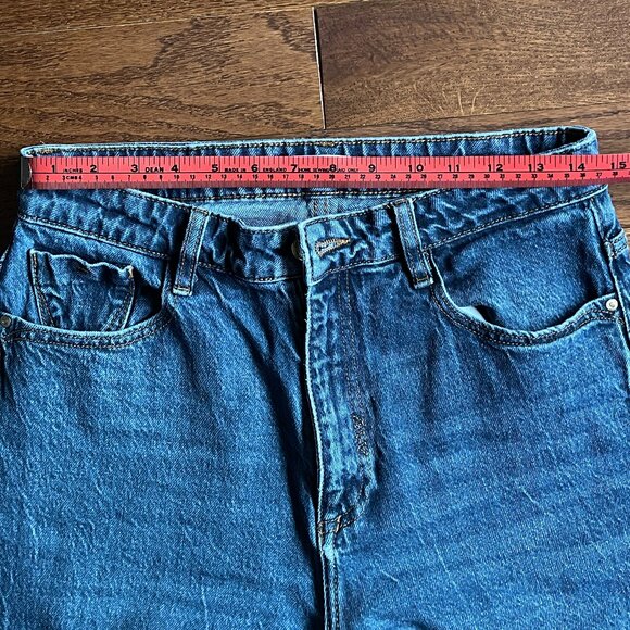 Zara Women’s US 8 Medium-Wash High-Rise Straight Jeans - Picture 6 of 8